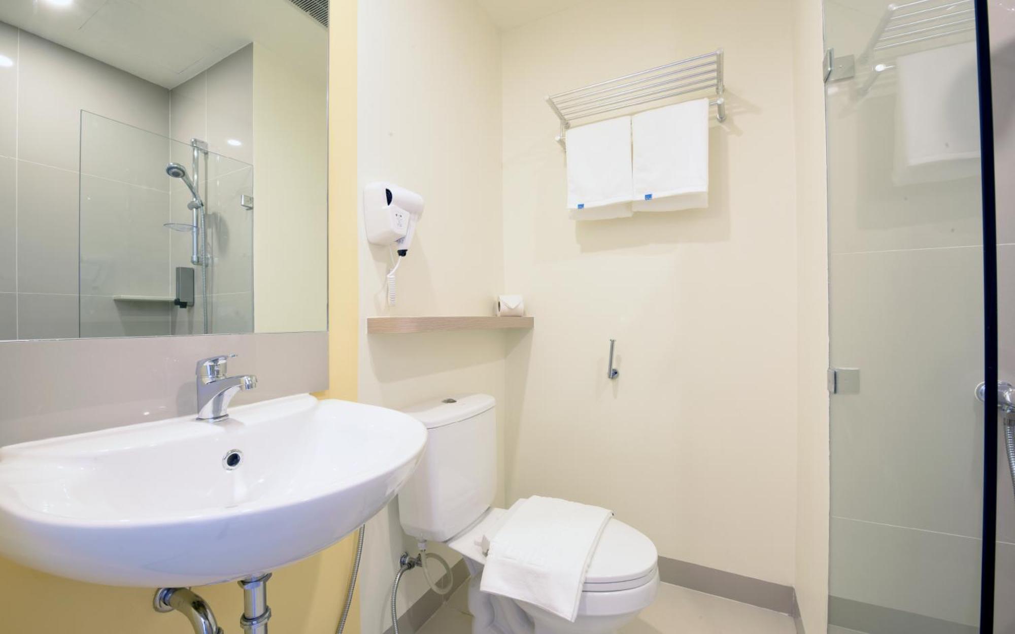 Hop Inn Hotel Alabang Manila Muntinlupa City Номер фото